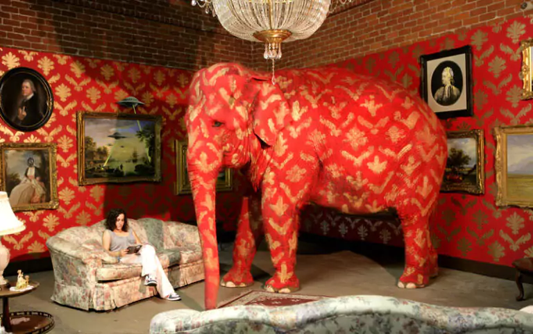 Izvor: Banksy Explained, An Elephant in the Room